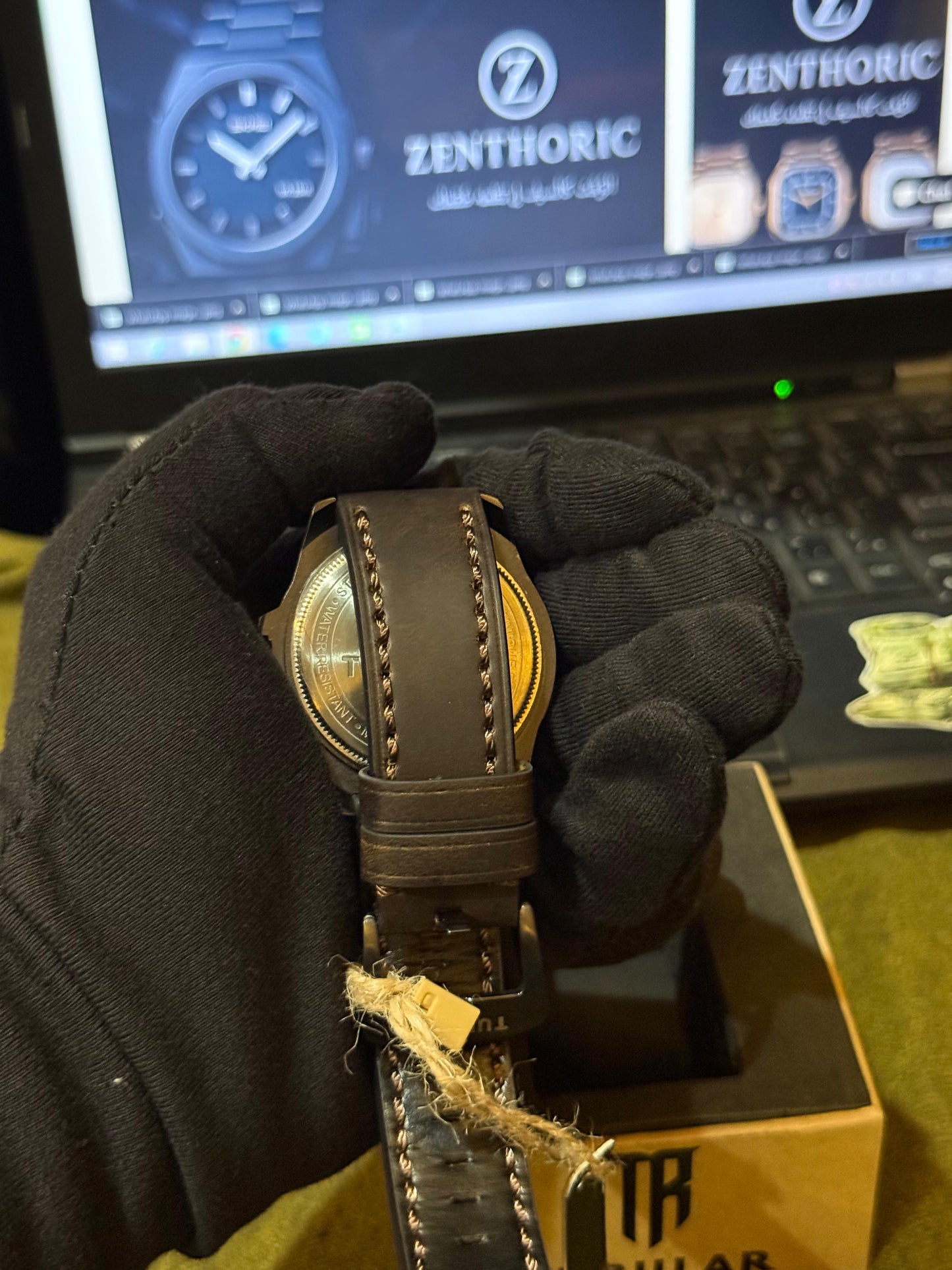 Tubular Luminous Date watch