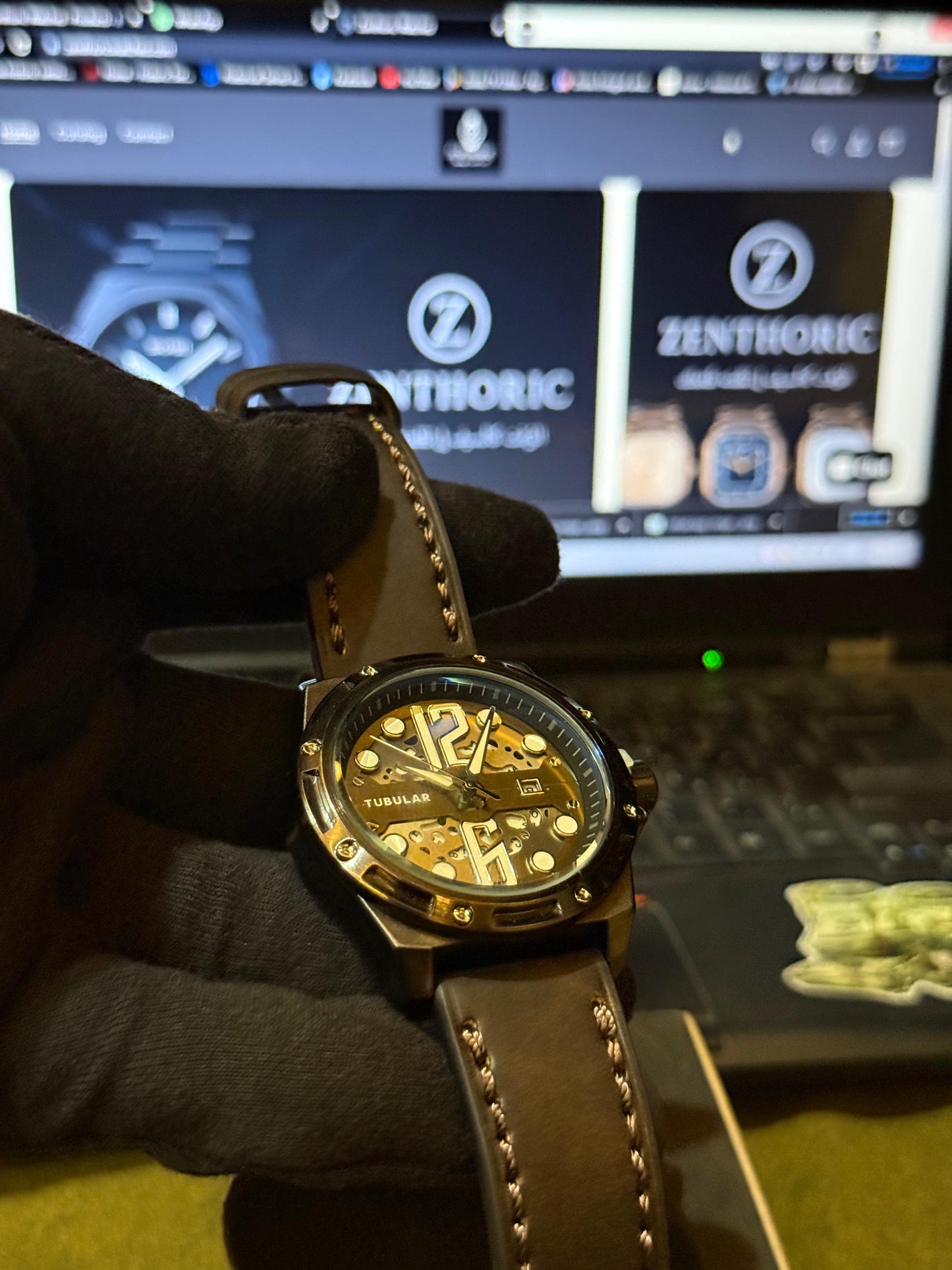 Tubular Luminous Date watch